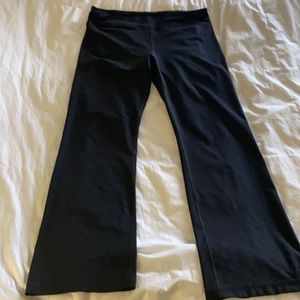 Women yoga pant by Calvin Klein. Size XL